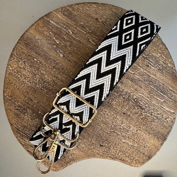 Black White Chevron Purse Strap Adjustable Crossbody Guitar Strap NEW FAST SHIP - Picture 1 of 4